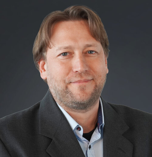 Porträtfoto Bernhard Schwendinger