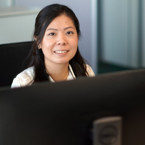 Mitarbeiterin Lisa Phan