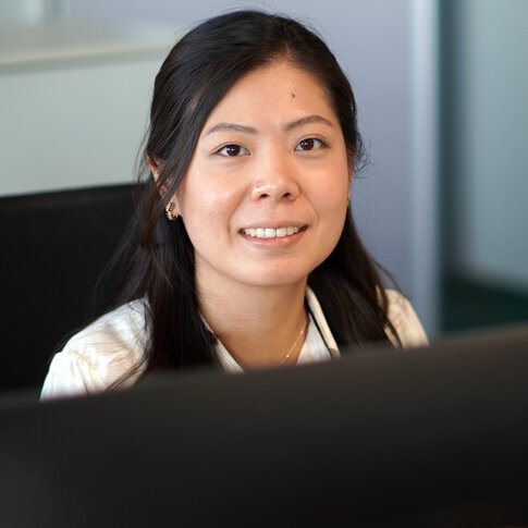 Mitarbeiterin Lisa Phan