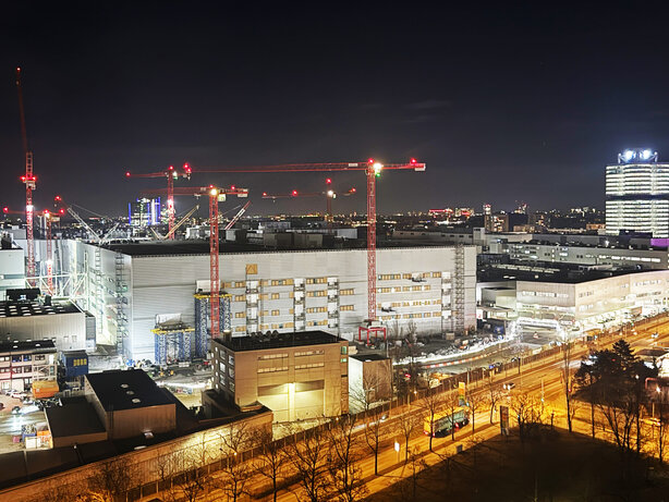 BMW Baustelle von außen