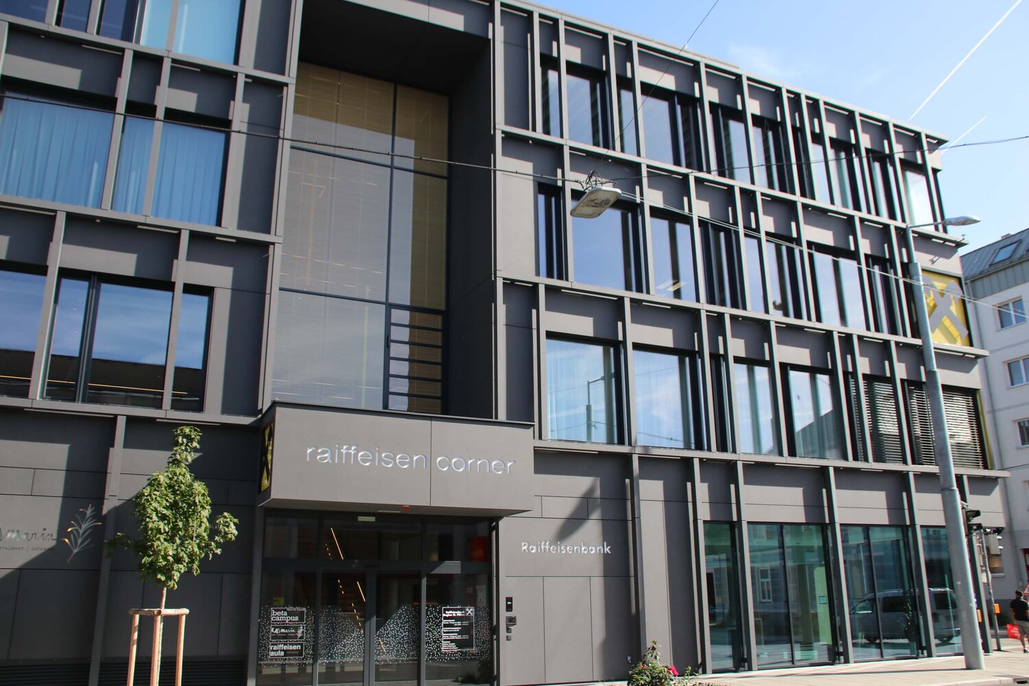 Raiffeisencorner Eingang