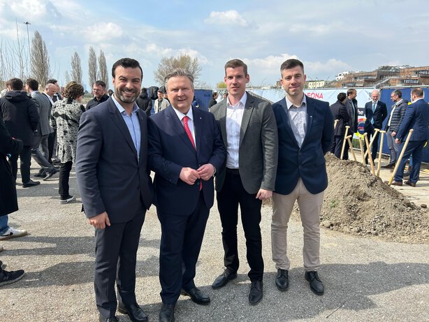 Leiter Planung Philipp Marx mit Bürgermeister Ludwig